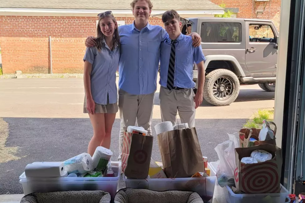 High School Club Makes Great Donation To Animal Rescue